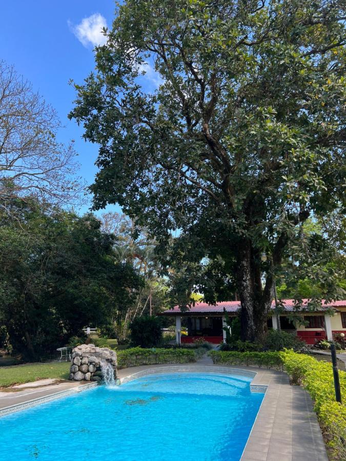 La Casa De Los Patos El Valle de Anton Bagian luar foto