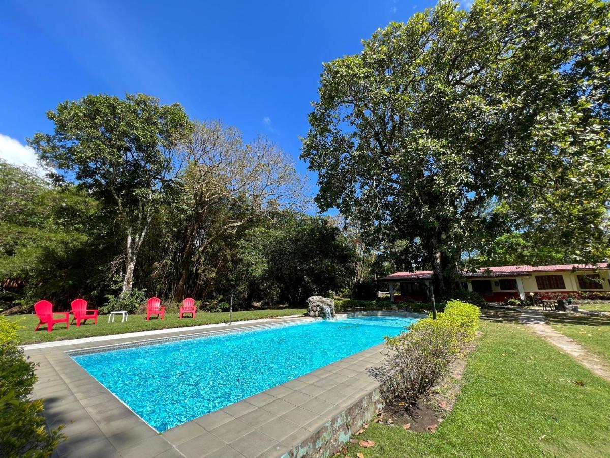 La Casa De Los Patos El Valle de Anton Bagian luar foto